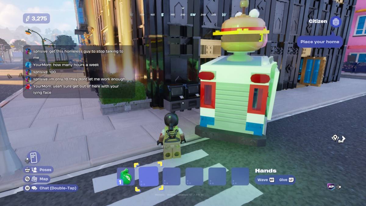 Un bancomat fuori dalla banca di Lego Fortnite Brick Life.